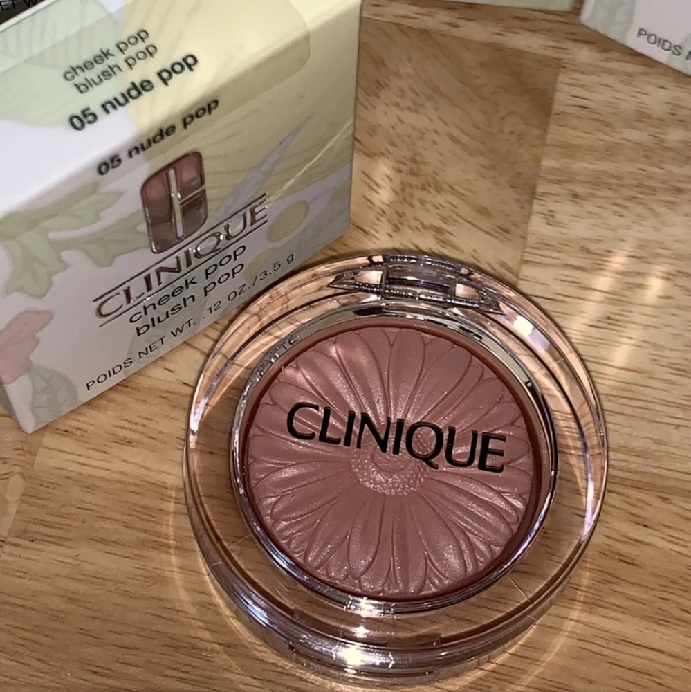 Clinique blush. Cheek pop 05 nude.